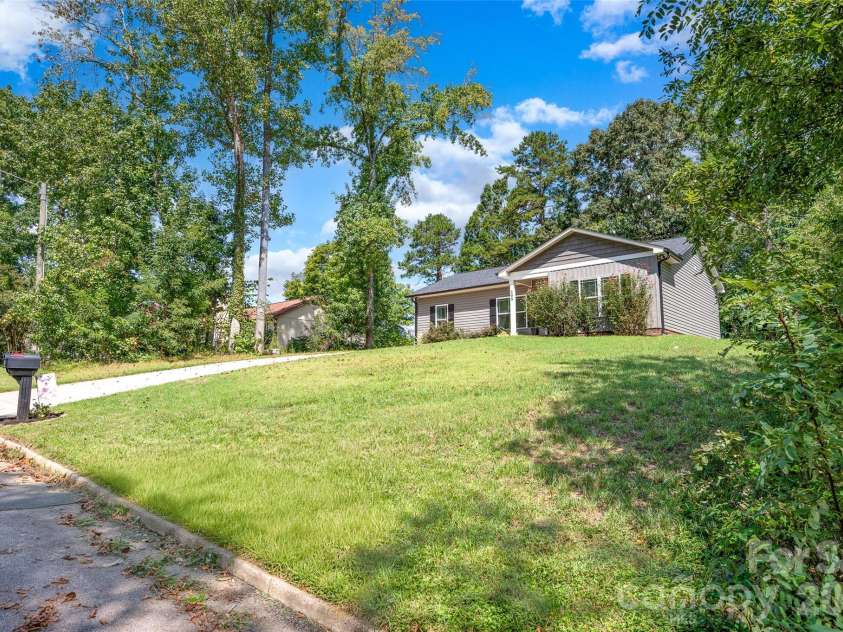 508 Willow Road, Salisbury, NC 28147.  MLS# CAR4424265, YatesRealty ID 51036. 