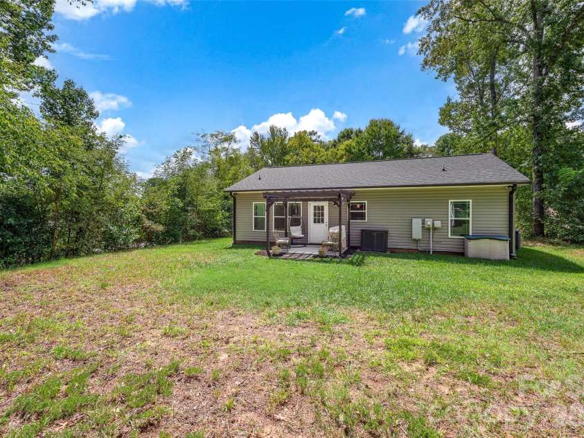 508 Willow Road, Salisbury, NC 28147.  MLS# CAR4424265, YatesRealty ID 51036. 