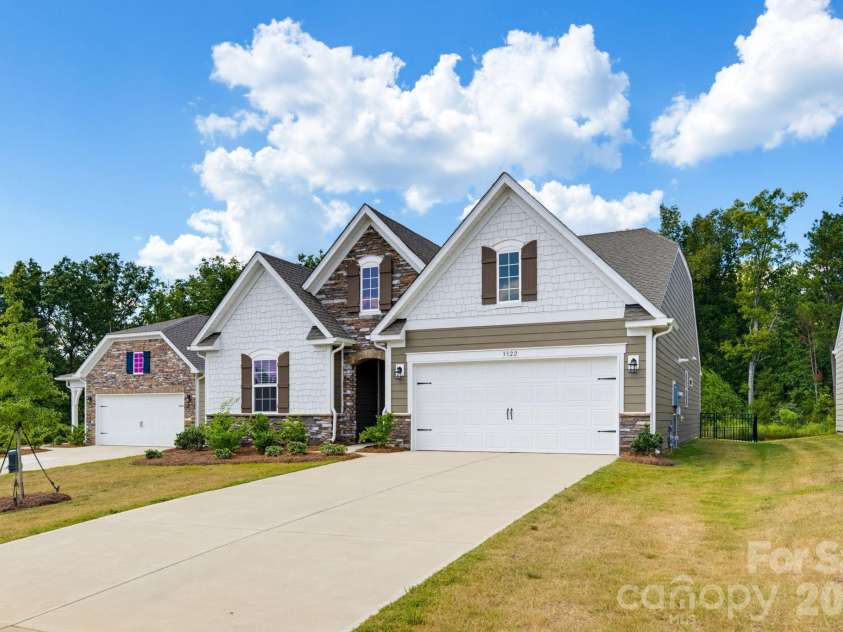 3322 Amarillo Court, Lancaster, SC 29720.  MLS# CAR4424307, YatesRealty ID 51038. 