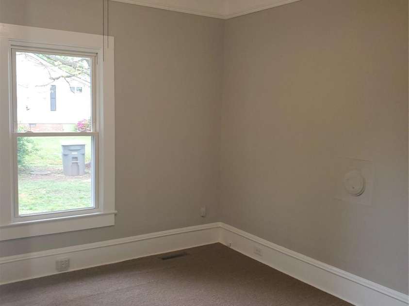 301 11th Street, Kannapolis, NC 28083.  MLS# CAR4245483, YatesRealty ID 5104. 