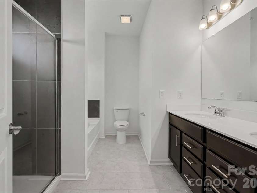 6343 Clarisse Drive, Concord, NC 28025.  MLS# CAR4434568, YatesRealty ID 5104. Main level full bath