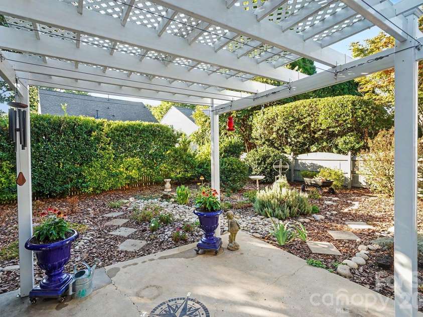 7024 Saranac Lane, Charlotte, NC 28105.  MLS# CAR4424198, YatesRealty ID 51041. 