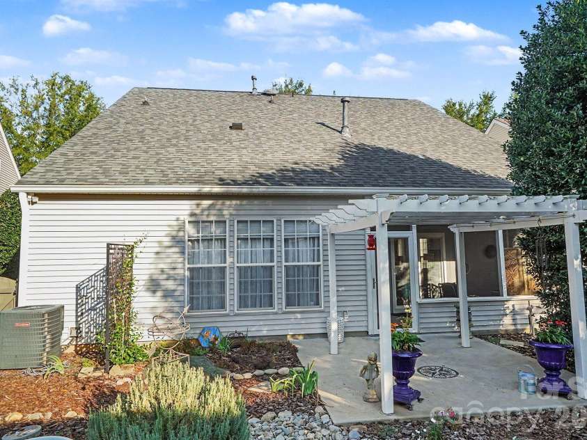 7024 Saranac Lane, Charlotte, NC 28105.  MLS# CAR4424198, YatesRealty ID 51041. 