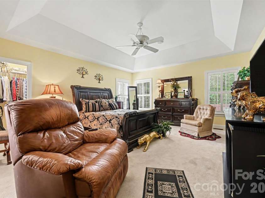 1244 Kennett Avenue, Gastonia, NC 28054.  MLS# CAR4424200, YatesRealty ID 51042. 
