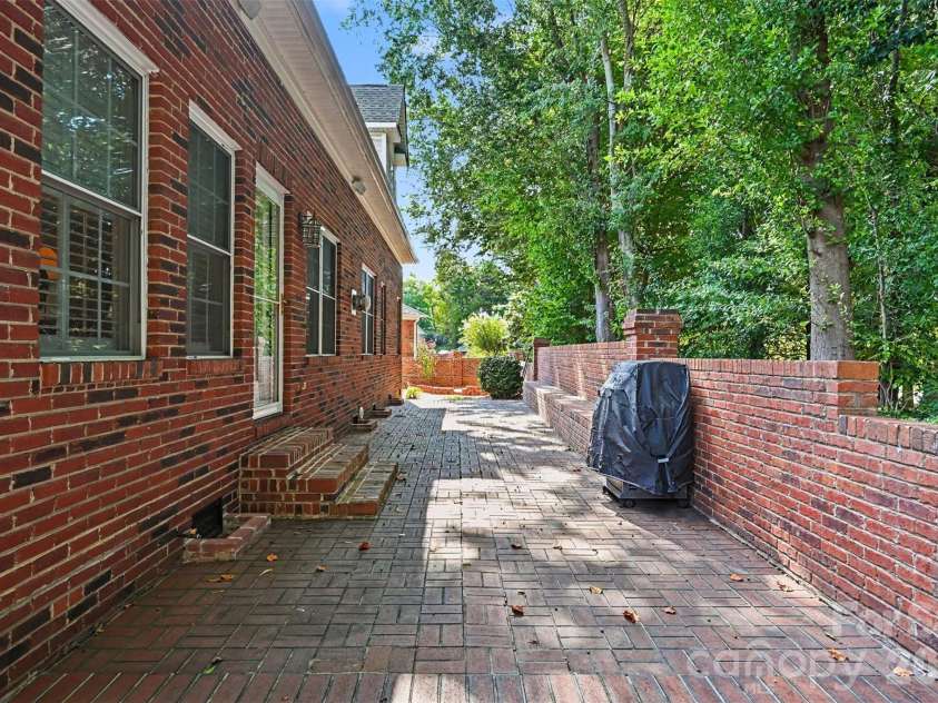 1244 Kennett Avenue, Gastonia, NC 28054.  MLS# CAR4424200, YatesRealty ID 51042. 