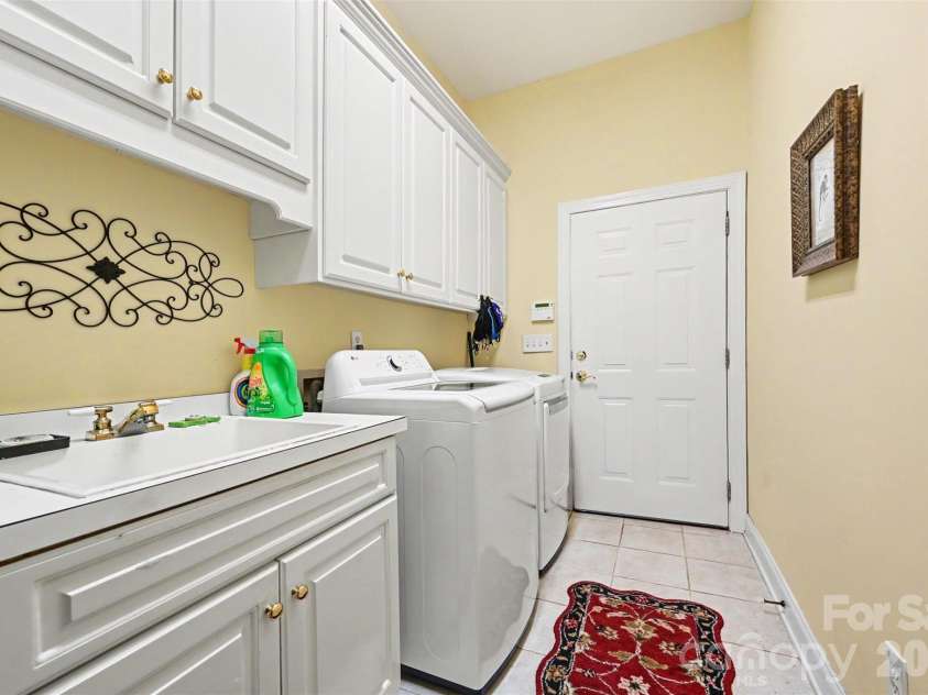 1244 Kennett Avenue, Gastonia, NC 28054.  MLS# CAR4424200, YatesRealty ID 51042. Laundry Room