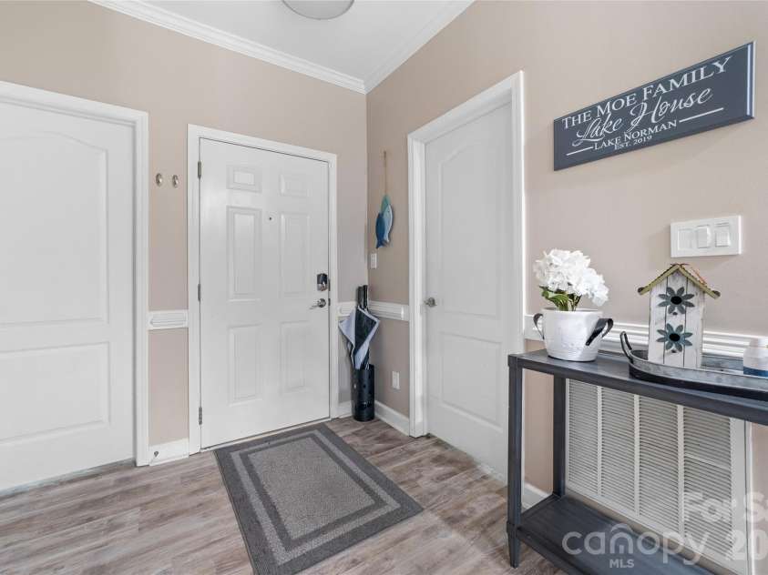 18619 Harborside Drive, Cornelius, NC 28031.  MLS# CAR4423419, YatesRealty ID 51044. 