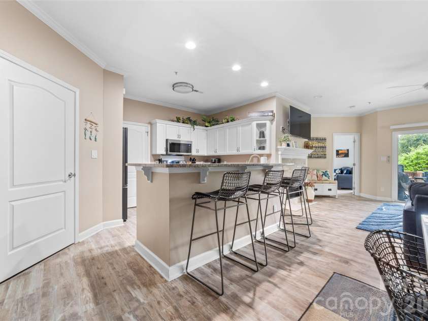 18619 Harborside Drive, Cornelius, NC 28031.  MLS# CAR4423419, YatesRealty ID 51044. 