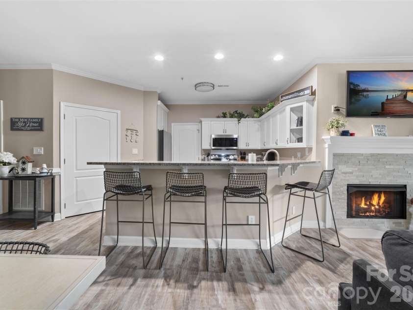 18619 Harborside Drive, Cornelius, NC 28031.  MLS# CAR4423419, YatesRealty ID 51044. 