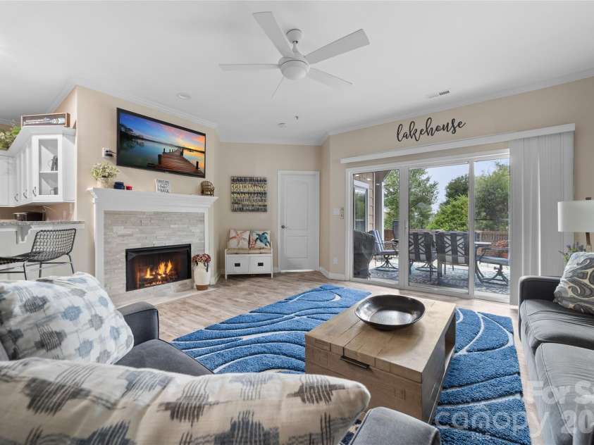 18619 Harborside Drive, Cornelius, NC 28031.  MLS# CAR4423419, YatesRealty ID 51044. 