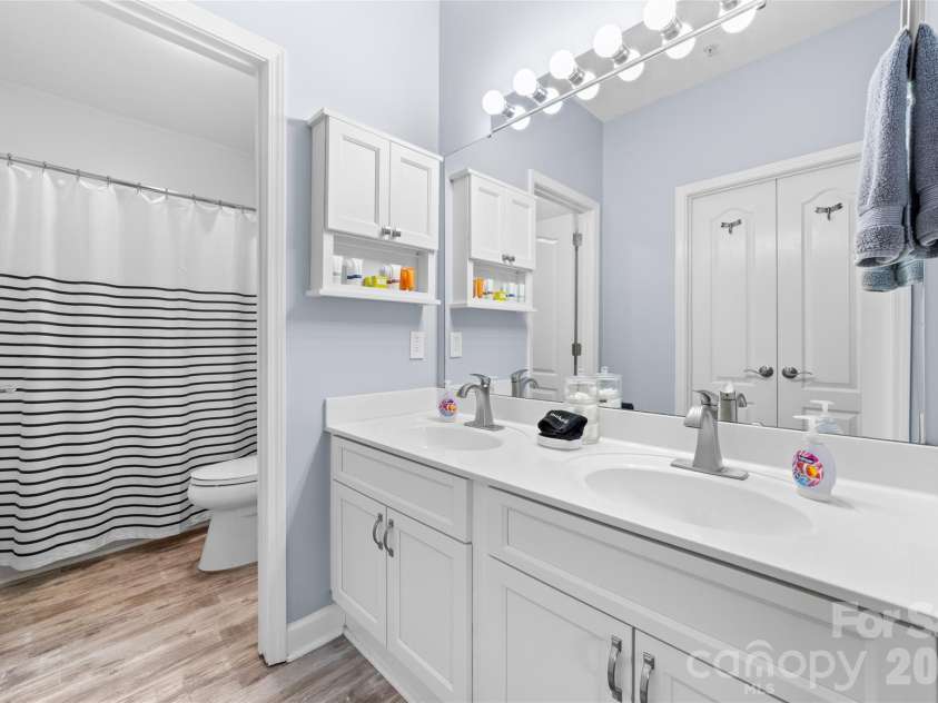 18619 Harborside Drive, Cornelius, NC 28031.  MLS# CAR4423419, YatesRealty ID 51044. 