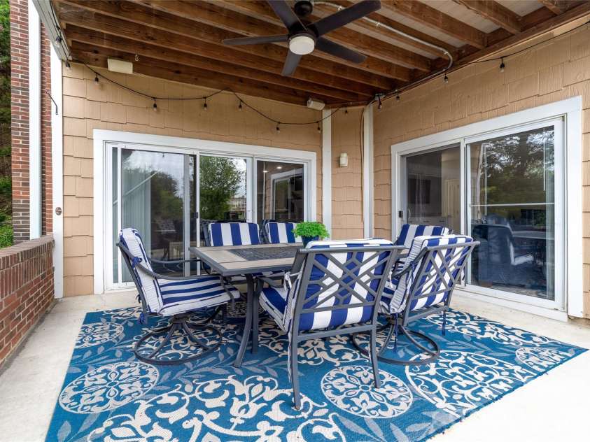 18619 Harborside Drive, Cornelius, NC 28031.  MLS# CAR4423419, YatesRealty ID 51044. 