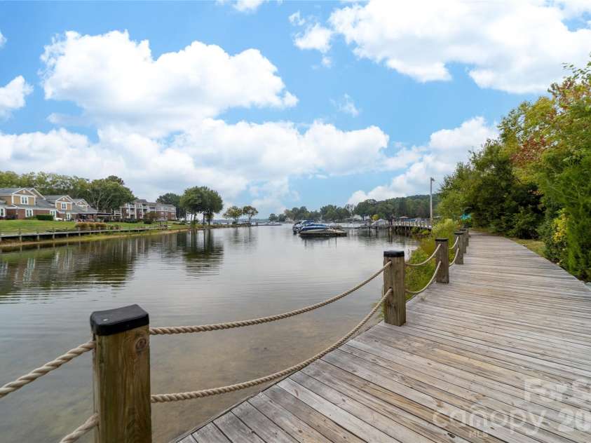 18619 Harborside Drive, Cornelius, NC 28031.  MLS# CAR4423419, YatesRealty ID 51044. 