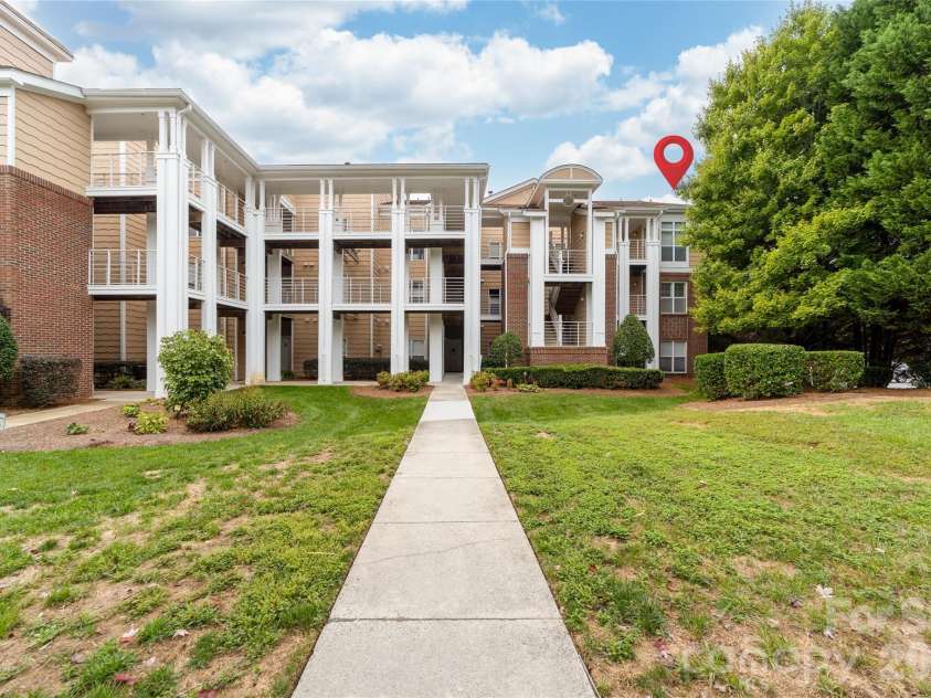 18619 Harborside Drive, Cornelius, NC 28031.  MLS# CAR4423419, YatesRealty ID 51044. 