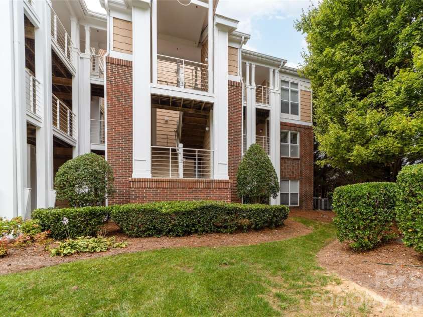 18619 Harborside Drive, Cornelius, NC 28031.  MLS# CAR4423419, YatesRealty ID 51044. 