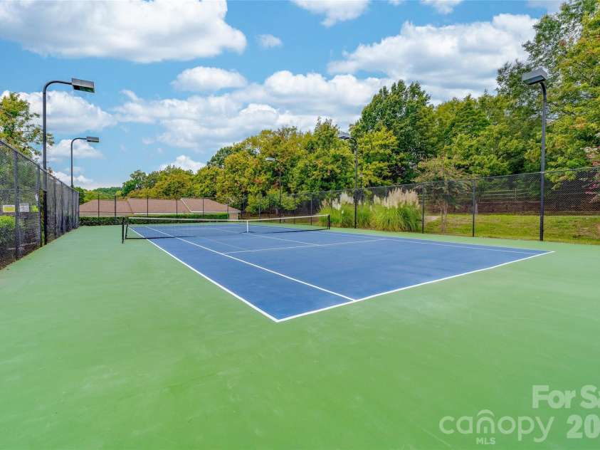 18619 Harborside Drive, Cornelius, NC 28031.  MLS# CAR4423419, YatesRealty ID 51044. 