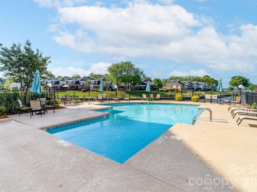 18619 Harborside Drive, Cornelius, NC 28031.  MLS# CAR4423419, YatesRealty ID 51044. 