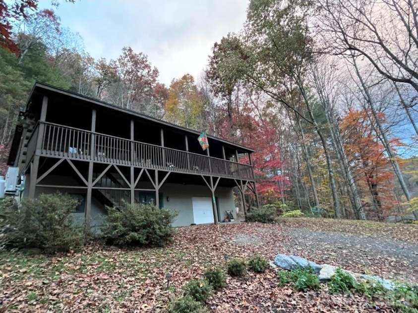 174 Nix Creek Road, Canton, NC 28716.  MLS# CAR4423331, YatesRealty ID 51045. Nothing Beats a Crisp,  Fall Day!