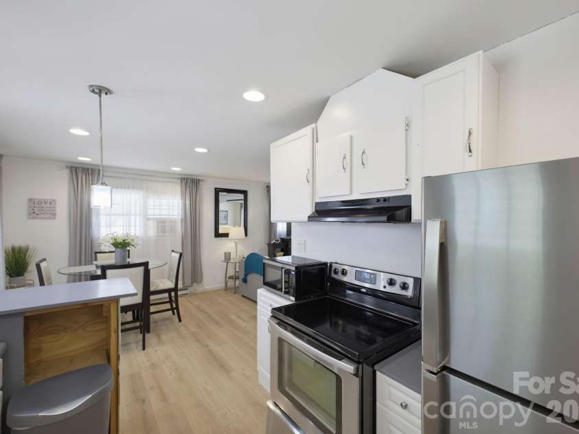 55 Congress Street, Asheville, NC 28801.  MLS# CAR4423785, YatesRealty ID 51046. 