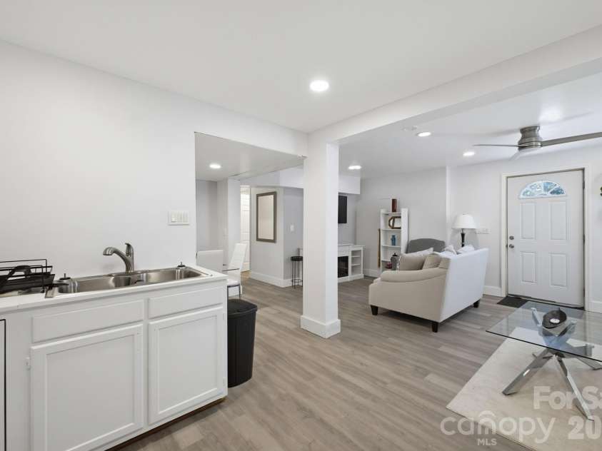 55 Congress Street, Asheville, NC 28801.  MLS# CAR4423785, YatesRealty ID 51046. 