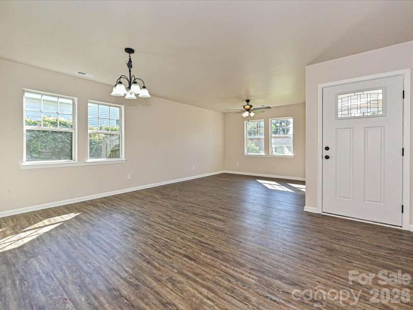 402 Jones Street, Charlotte, NC 28208.  MLS# CAR4423184, YatesRealty ID 51049. 
