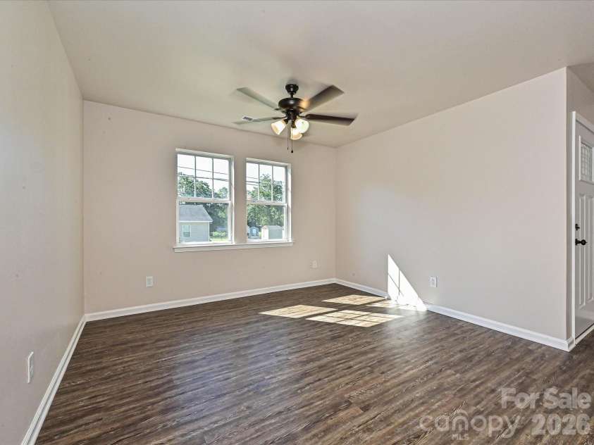 402 Jones Street, Charlotte, NC 28208.  MLS# CAR4423184, YatesRealty ID 51049. 
