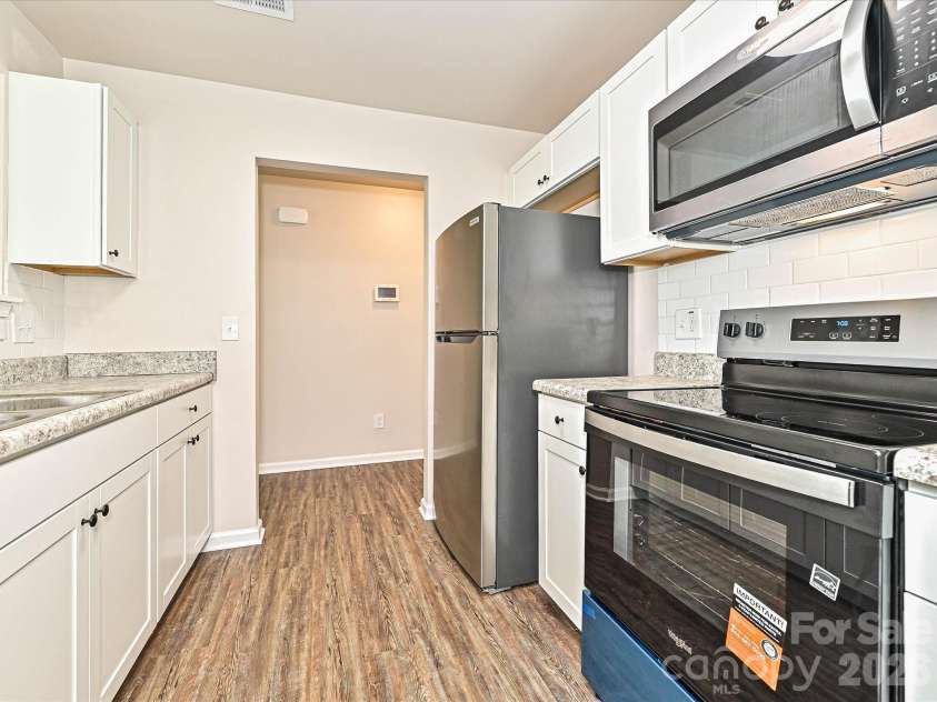 402 Jones Street, Charlotte, NC 28208.  MLS# CAR4423184, YatesRealty ID 51049. 