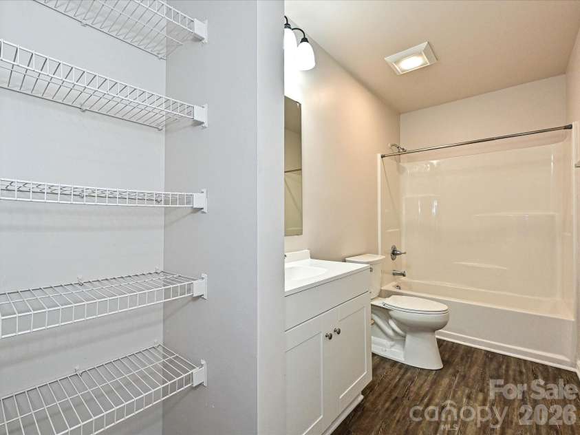 402 Jones Street, Charlotte, NC 28208.  MLS# CAR4423184, YatesRealty ID 51049. 