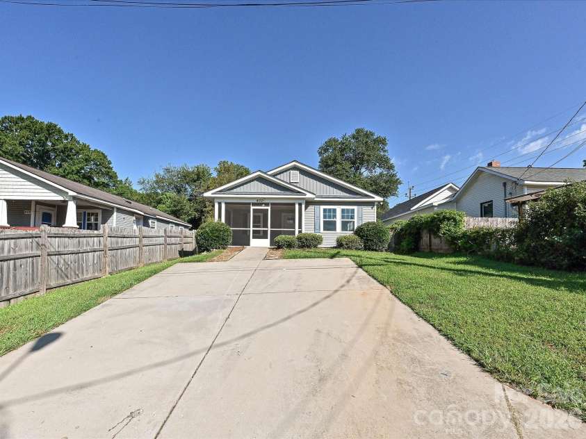 402 Jones Street, Charlotte, NC 28208.  MLS# CAR4423184, YatesRealty ID 51049. 