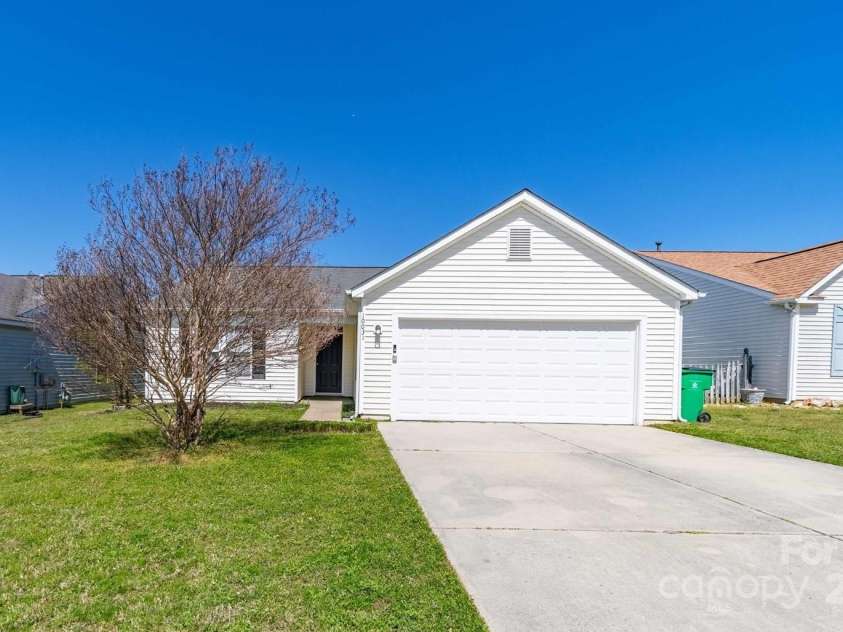 10031 Orchard Grass Court, Charlotte, NC 28278.  MLS# CAR4239438, YatesRealty ID 5105. 