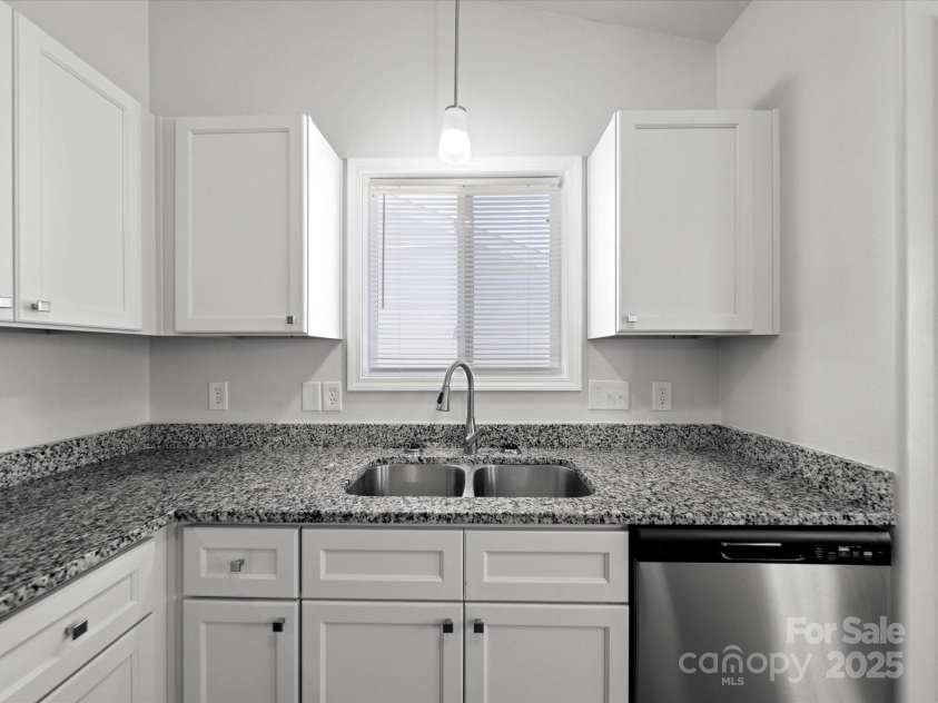 10031 Orchard Grass Court, Charlotte, NC 28278.  MLS# CAR4239438, YatesRealty ID 5105. 