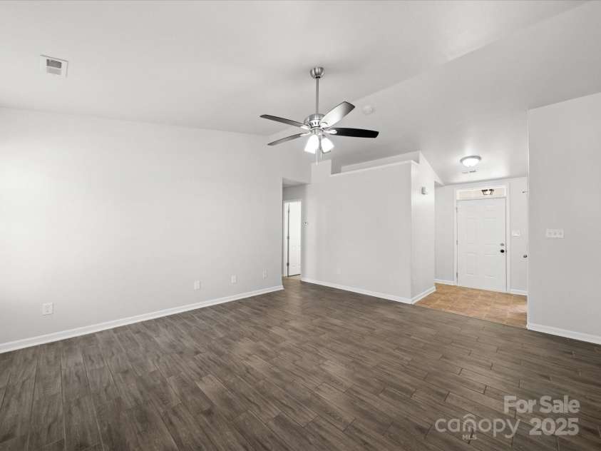 10031 Orchard Grass Court, Charlotte, NC 28278.  MLS# CAR4239438, YatesRealty ID 5105. Entrance into the family room