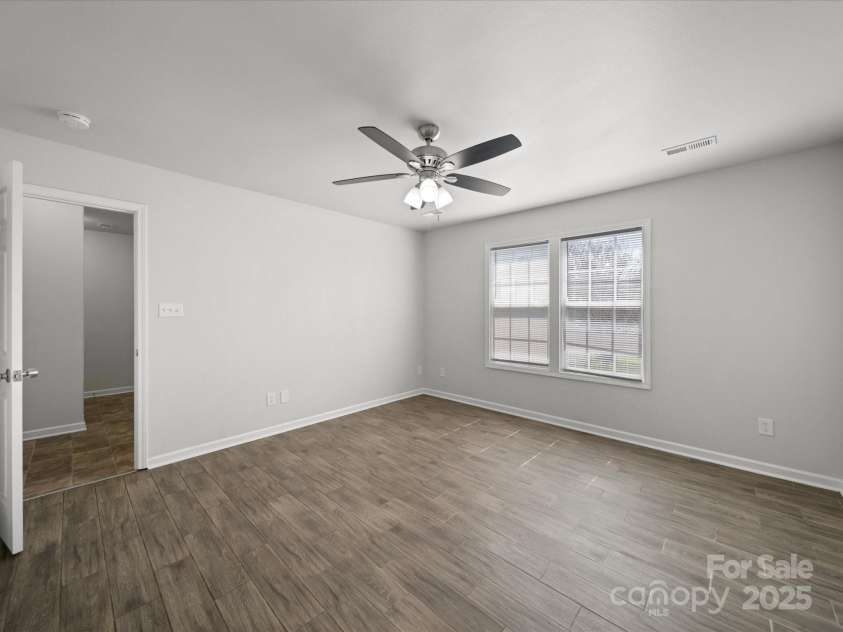 10031 Orchard Grass Court, Charlotte, NC 28278.  MLS# CAR4239438, YatesRealty ID 5105. Primary bedroom