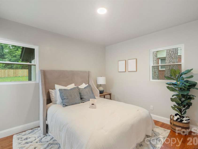 3900 Colebrook Road, Charlotte, NC 28215.  MLS# CAR4346492, YatesRealty ID 5105. 