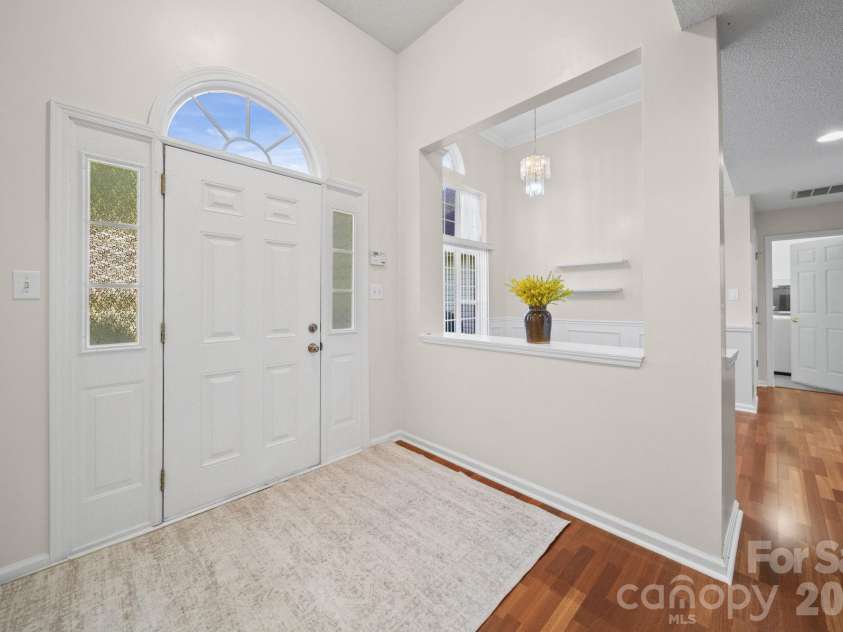 6414 Goldenblush Circle, Charlotte, NC 28269.  MLS# CAR4422176, YatesRealty ID 51051. 
