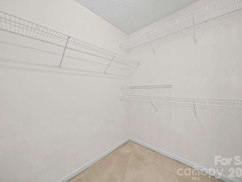 6414 Goldenblush Circle, Charlotte, NC 28269.  MLS# CAR4422176, YatesRealty ID 51051. 