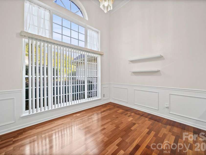 6414 Goldenblush Circle, Charlotte, NC 28269.  MLS# CAR4422176, YatesRealty ID 51051. 