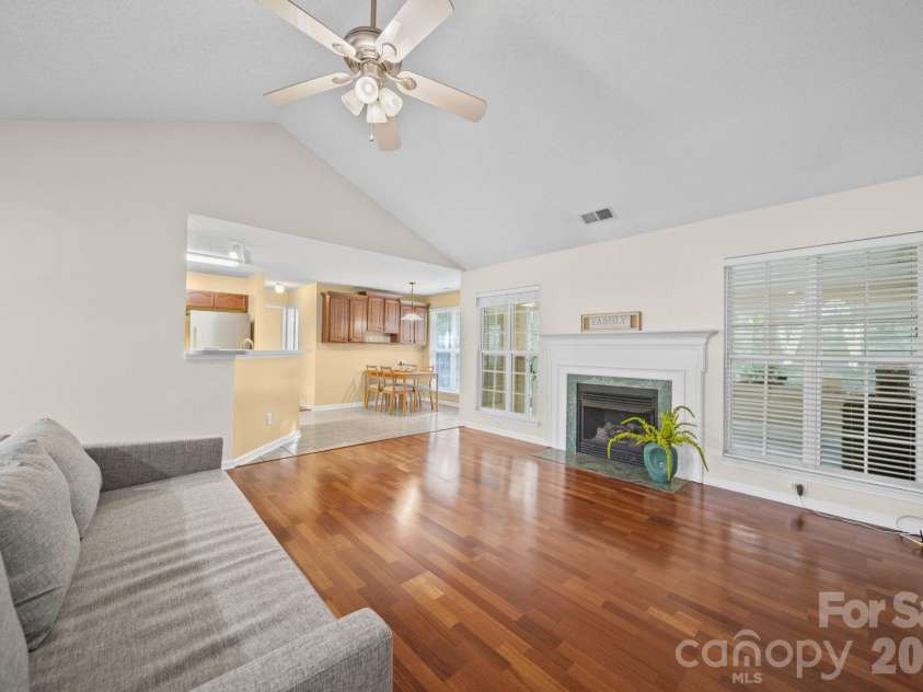 6414 Goldenblush Circle, Charlotte, NC 28269.  MLS# CAR4422176, YatesRealty ID 51051. 