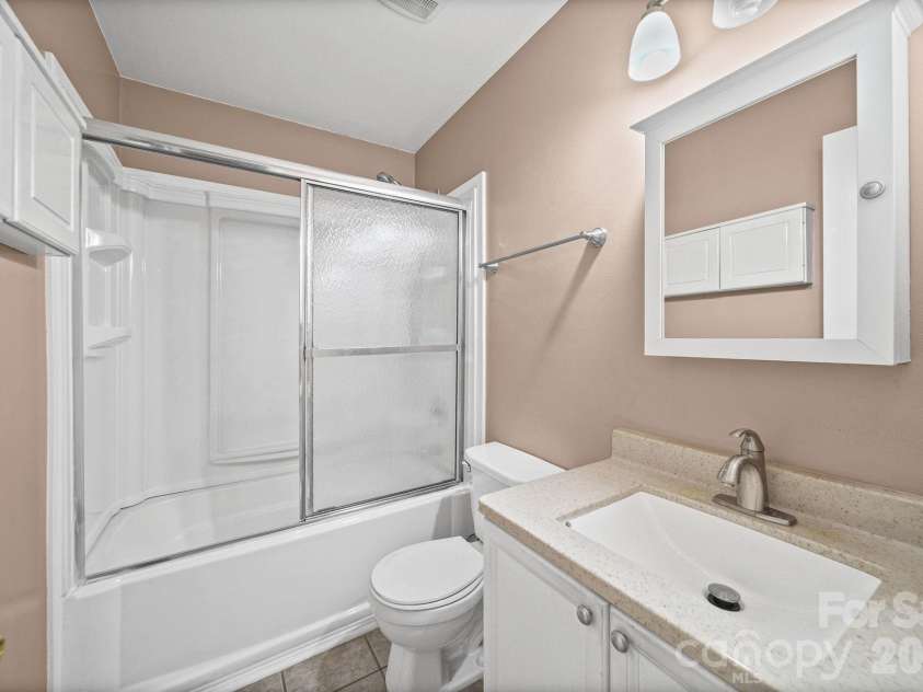 6414 Goldenblush Circle, Charlotte, NC 28269.  MLS# CAR4422176, YatesRealty ID 51051. 
