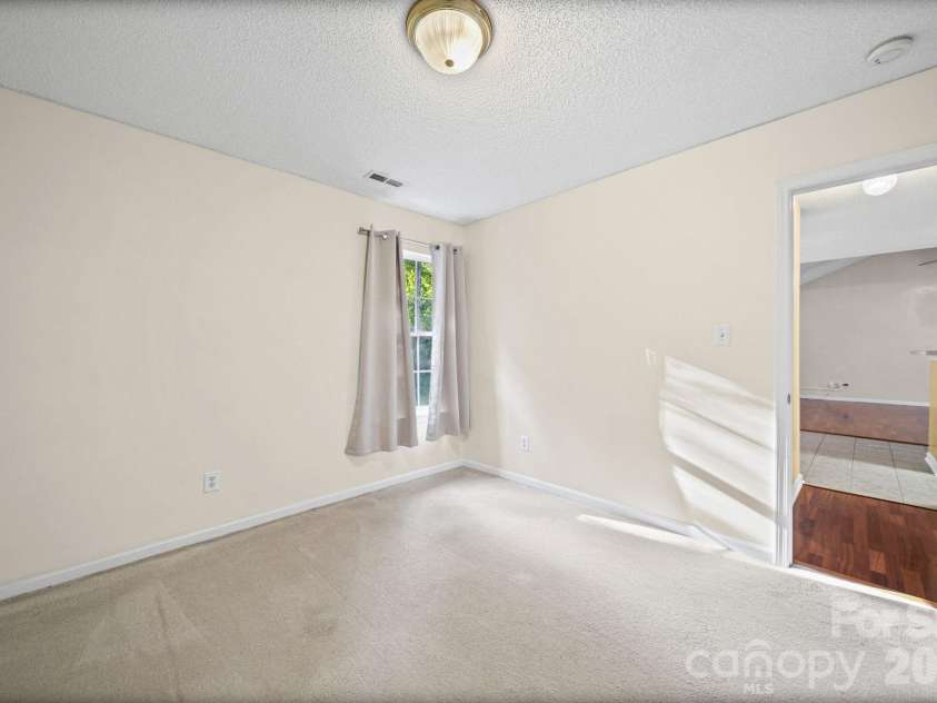 6414 Goldenblush Circle, Charlotte, NC 28269.  MLS# CAR4422176, YatesRealty ID 51051. 