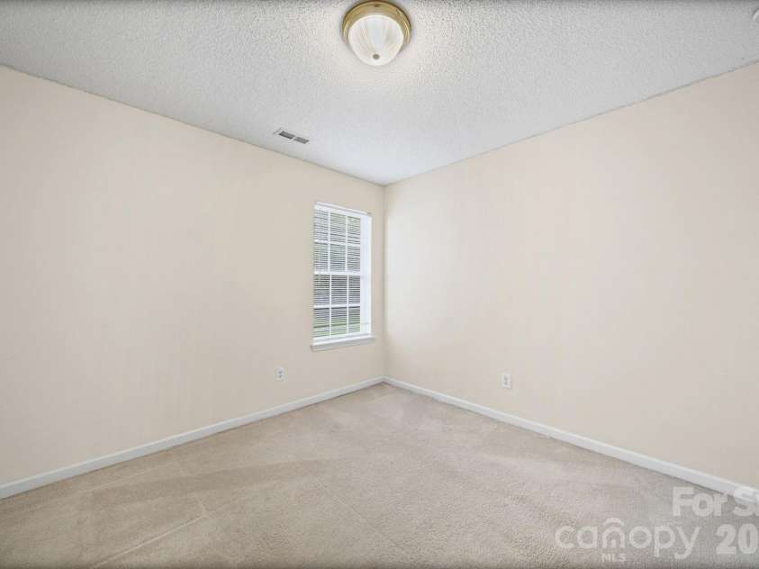 6414 Goldenblush Circle, Charlotte, NC 28269.  MLS# CAR4422176, YatesRealty ID 51051. 