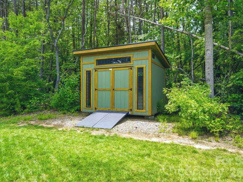4219 Island Fox Lane, Denver, NC 28037.  MLS# CAR4422543, YatesRealty ID 51052. 