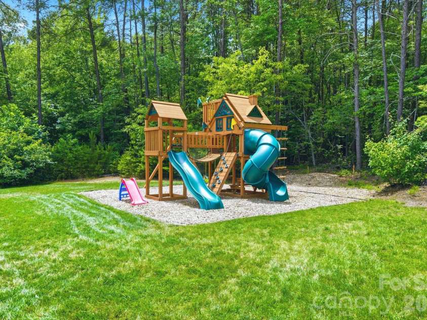 4219 Island Fox Lane, Denver, NC 28037.  MLS# CAR4422543, YatesRealty ID 51052. 