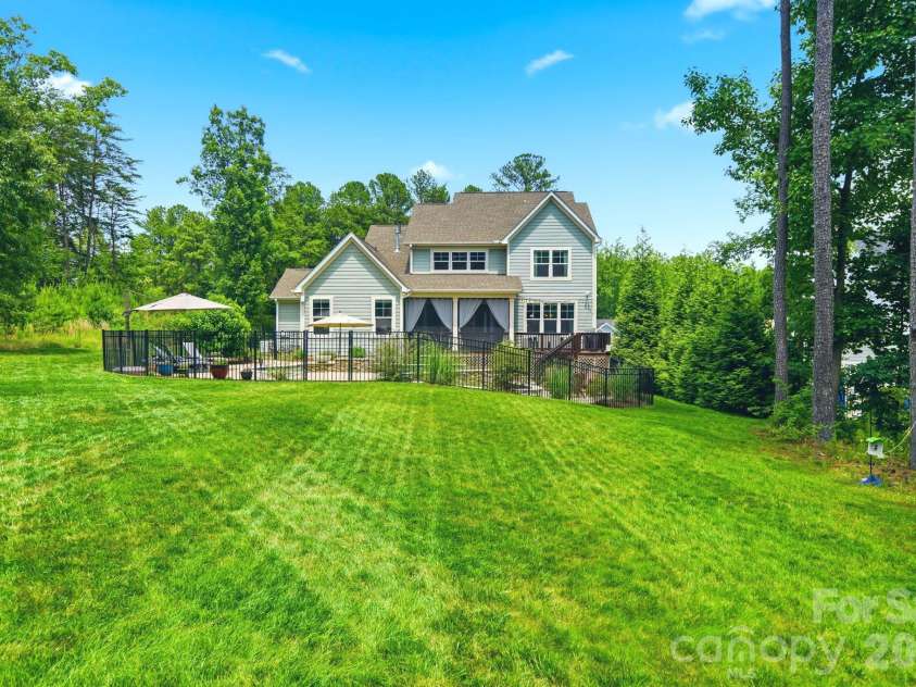 4219 Island Fox Lane, Denver, NC 28037.  MLS# CAR4422543, YatesRealty ID 51052. 