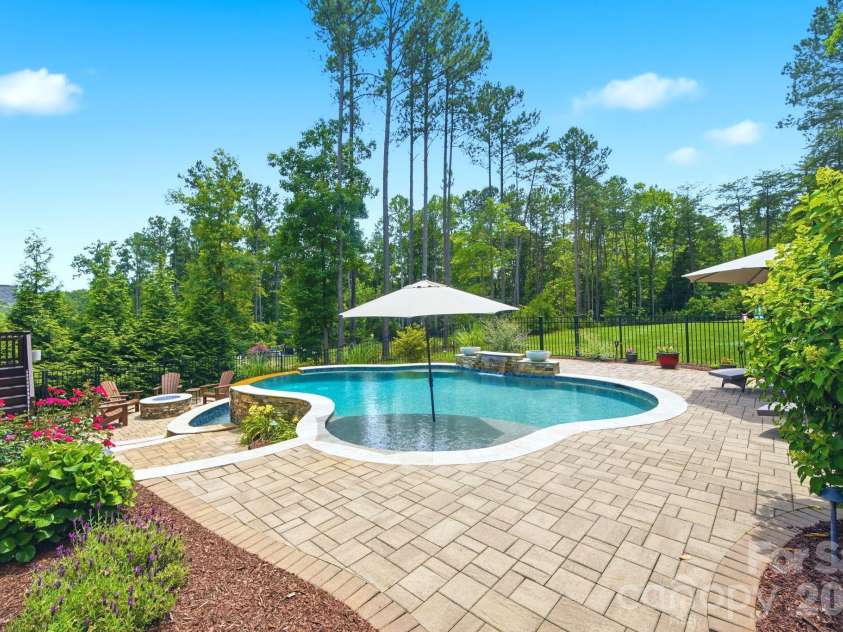 4219 Island Fox Lane, Denver, NC 28037.  MLS# CAR4422543, YatesRealty ID 51052. 