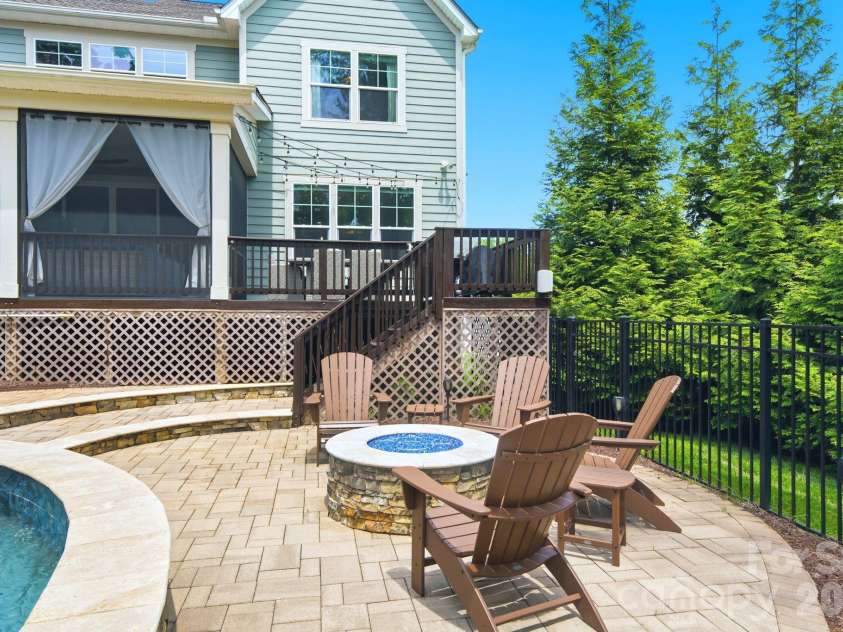 4219 Island Fox Lane, Denver, NC 28037.  MLS# CAR4422543, YatesRealty ID 51052. 