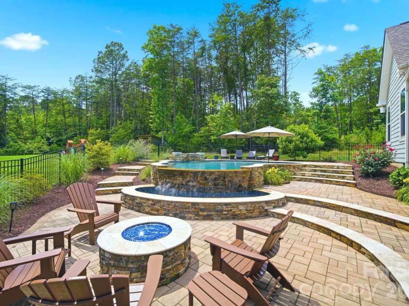 4219 Island Fox Lane, Denver, NC 28037.  MLS# CAR4422543, YatesRealty ID 51052. 