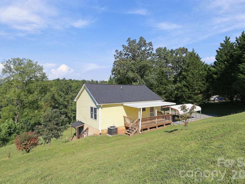 117 Ho Hum Way, Leicester, NC 28748.  MLS# CAR4422890, YatesRealty ID 51054. 