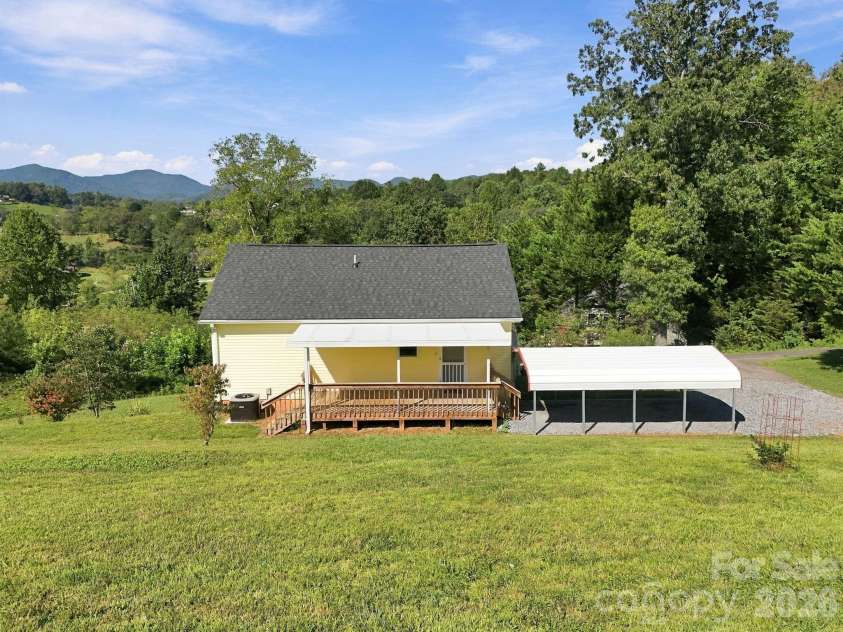 117 Ho Hum Way, Leicester, NC 28748.  MLS# CAR4422890, YatesRealty ID 51054. 
