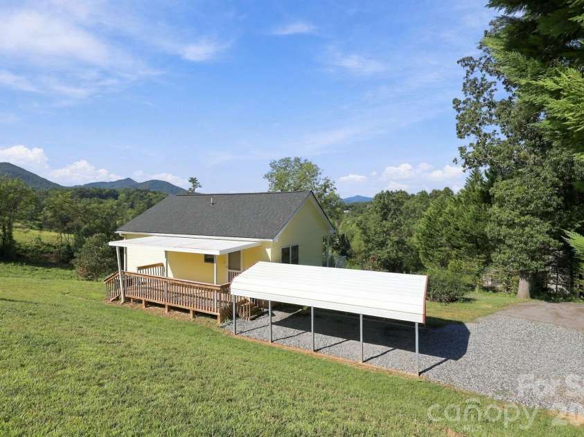 117 Ho Hum Way, Leicester, NC 28748.  MLS# CAR4422890, YatesRealty ID 51054. 